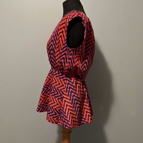 Anthropologie Paper Crane Women's Red Chevron Sleeveless Peplum Blouse - Picture 3 of 9